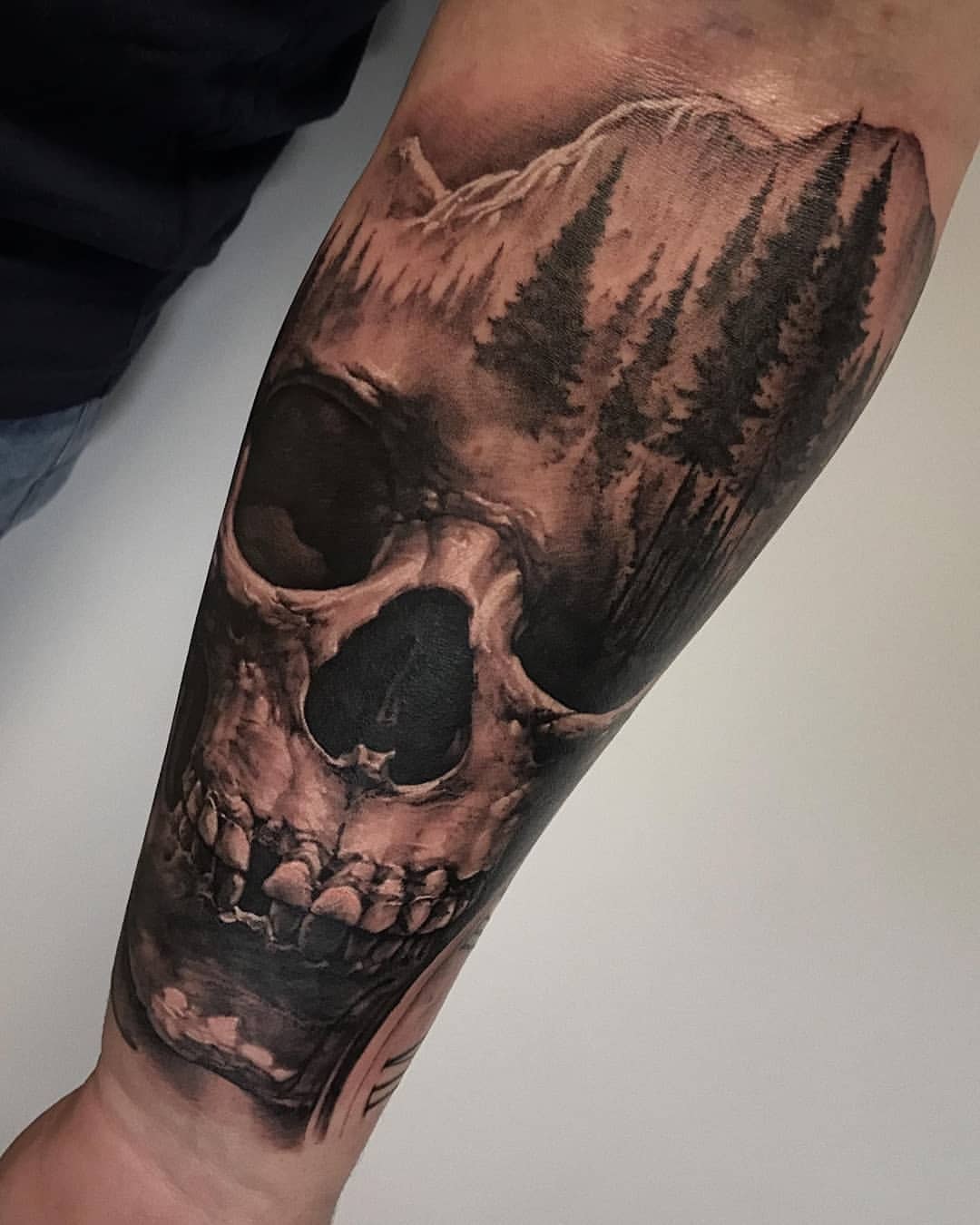 Tatuaje por Cristian Thian De La Peña — Santa Tinta